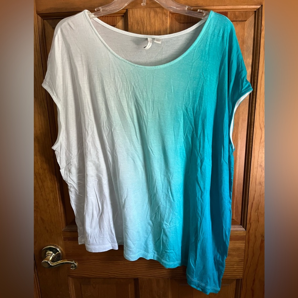 Active Teal and White Short Sleeve Top